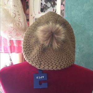 NWT apt 9 hat